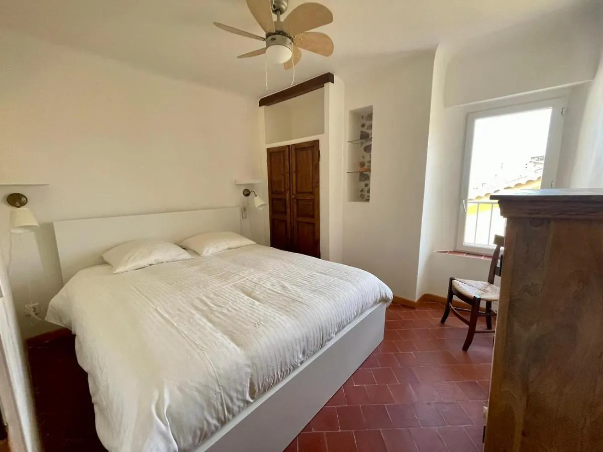 La Maison De Lily, Cosy Dans Le Vieux-Hyeres, Parking Gratuit 0*,  Frankrig