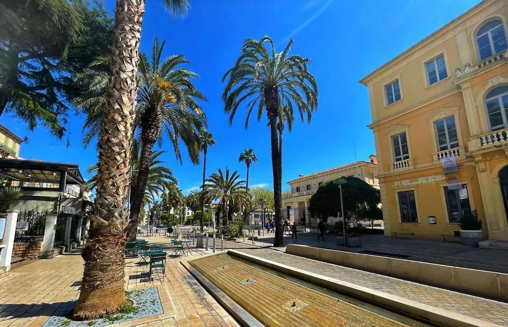 La Maison De Lily, Cosy Dans Le Vieux-Hyeres, Parking Gratuit 0*,  Frankrig